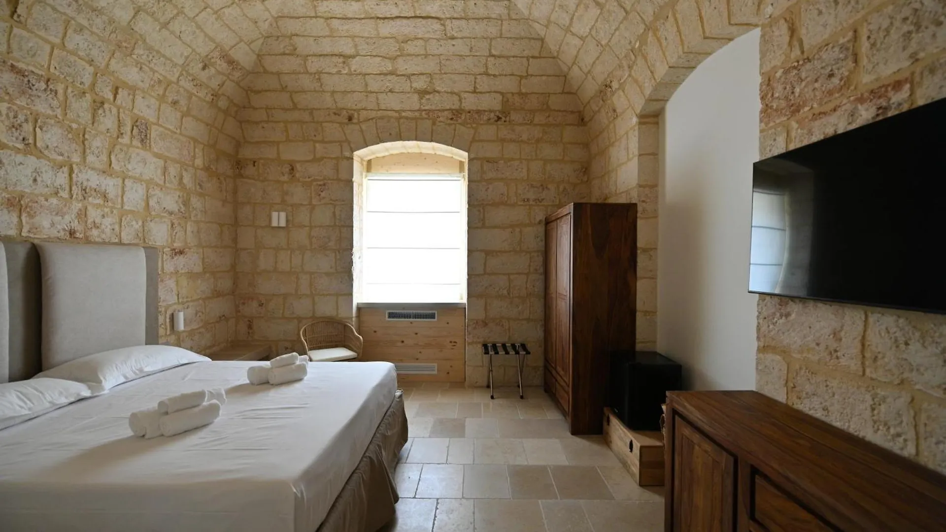Bed and Breakfast Palazzo Momi Bari 0*,  Italia